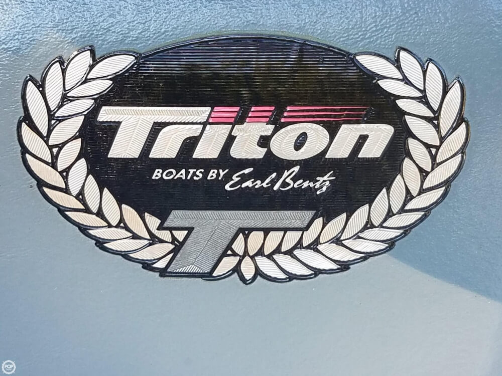 Share 114+ imagen triton boat seat decals In.thptnganamst.edu.vn