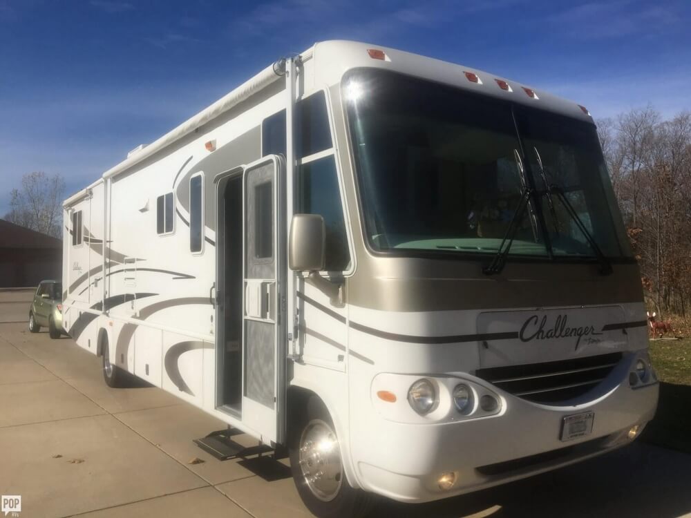 2003 Challenger Damon 348 Daybreak in New Franken, Wisconsin Pop Sells