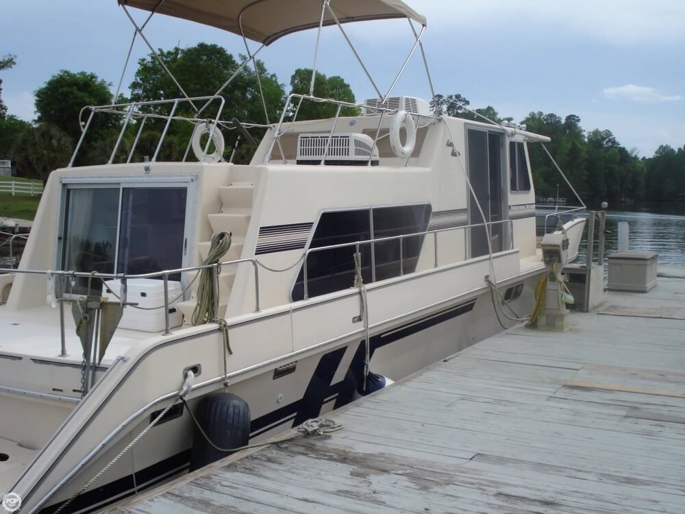 Sold Holiday Mansion Mediterranean Barracuda 40 Boat in Vance, SC