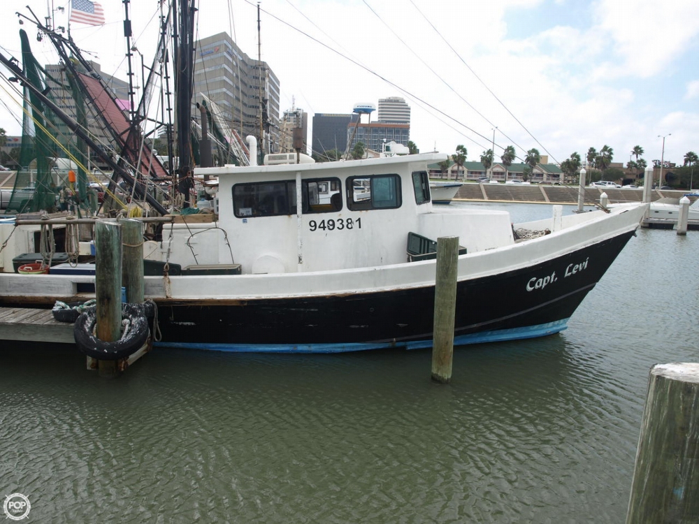 Inactive Peter Hunter Trawler Boat in Corpus Christi, TX 017709