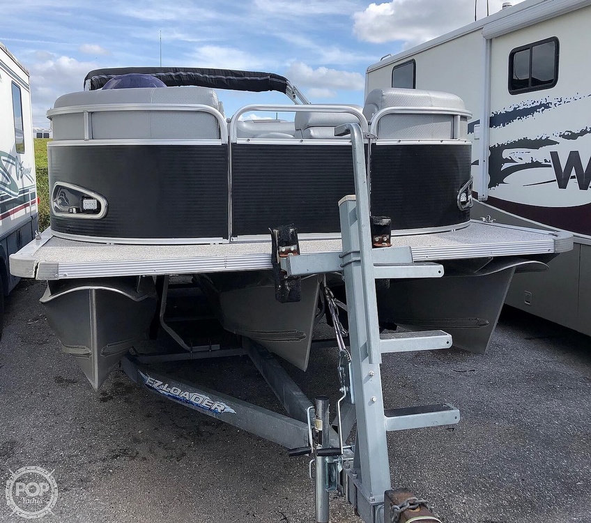 Sold Avalon 24' Boat in Sarasota, FL 200363 Pop Sells