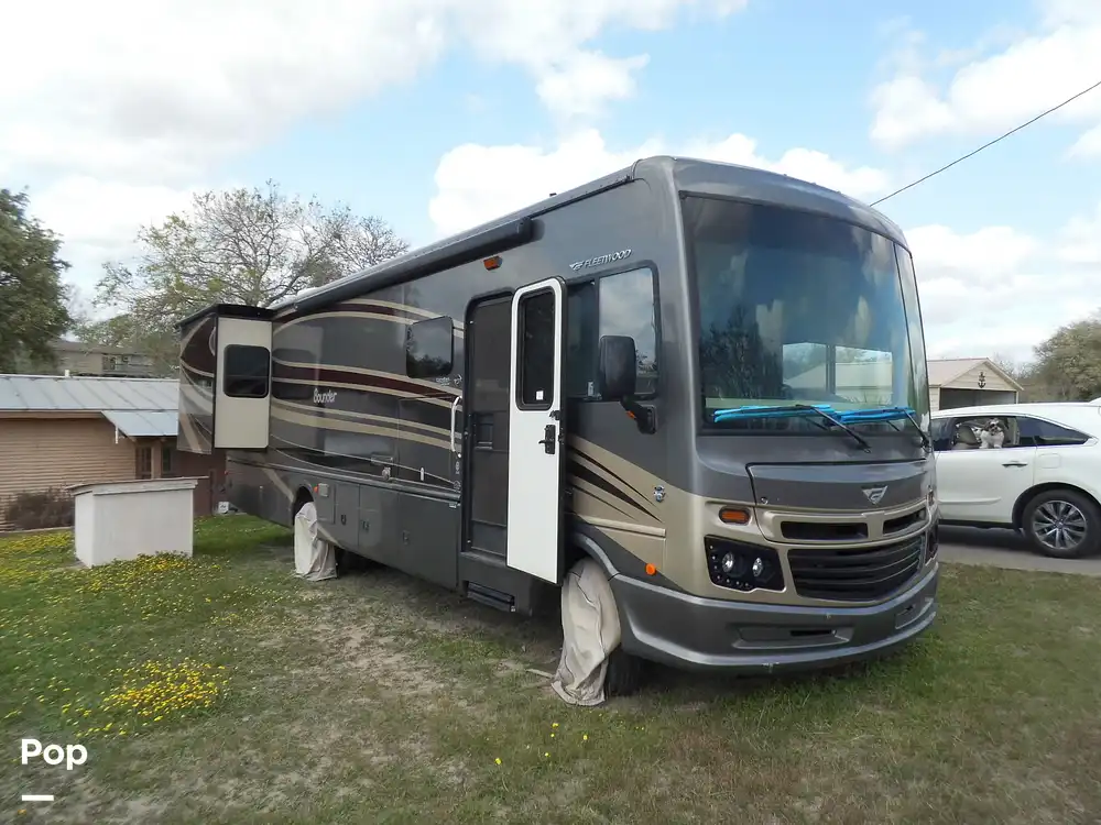 Bounder 33C RV for sale in Sandia, TX for 88,900 262006 Pop Sells
