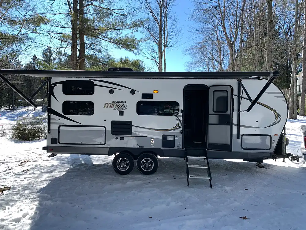 Inactive Mini Lite 2509S RV in Houghton Lake, MI 268722 Pop Sells