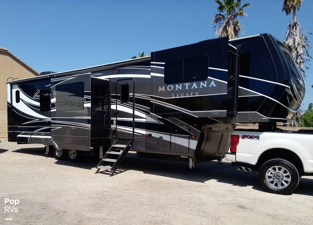 Sold Montana 3761FL RV in Moorpark, CA 277896