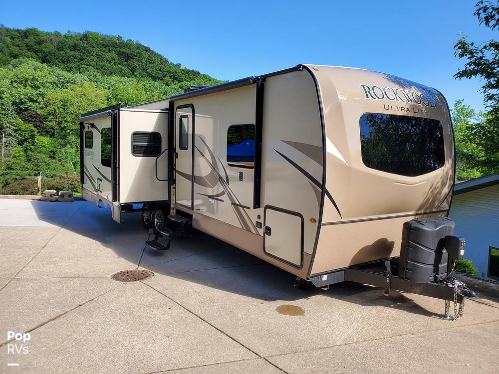 Sold Rockwood 2906WS Ultra Lite RV in La Crosse, WI 283741 Pop Sells