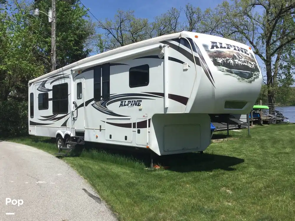 Alpine 3450RL RV for sale in Lowell, IN for 29,900 306827