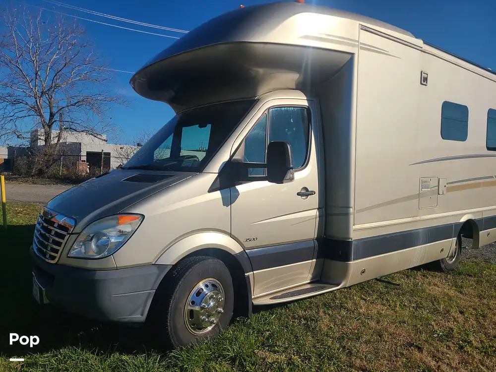 Sold Freightliner Class C RV in Cheektowaga, NY 309704 Pop Sells