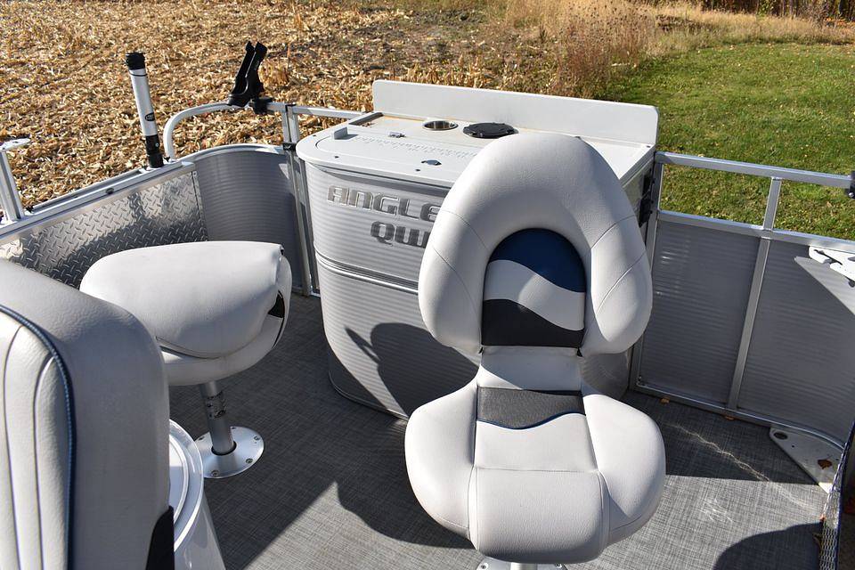 2017 Angler Qwest 818 Pro Fish Pontoon Boat for Sale in Saginaw, MI