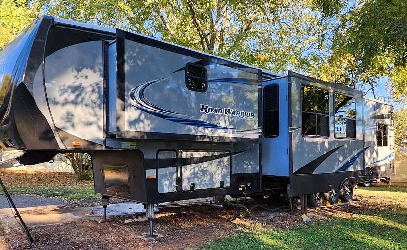 Road Warrior RW413 RV for sale in Madison, AL for 59,000 317404