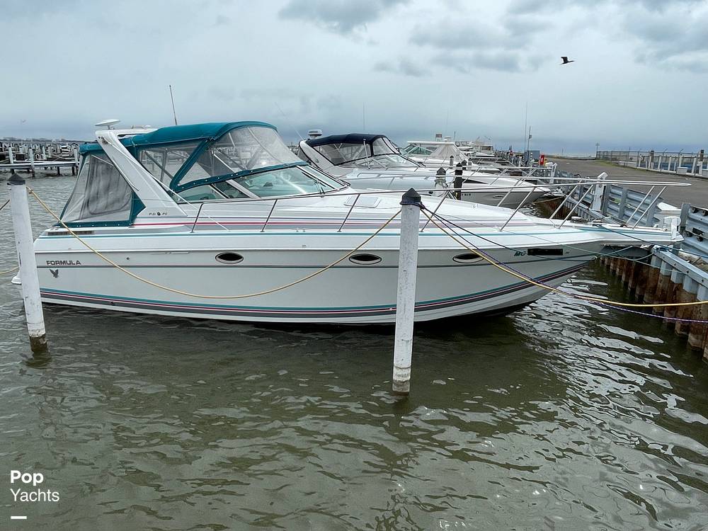 Inactive Formula F31 PC Boat in Harrison Twp, MI 322639 Pop Sells