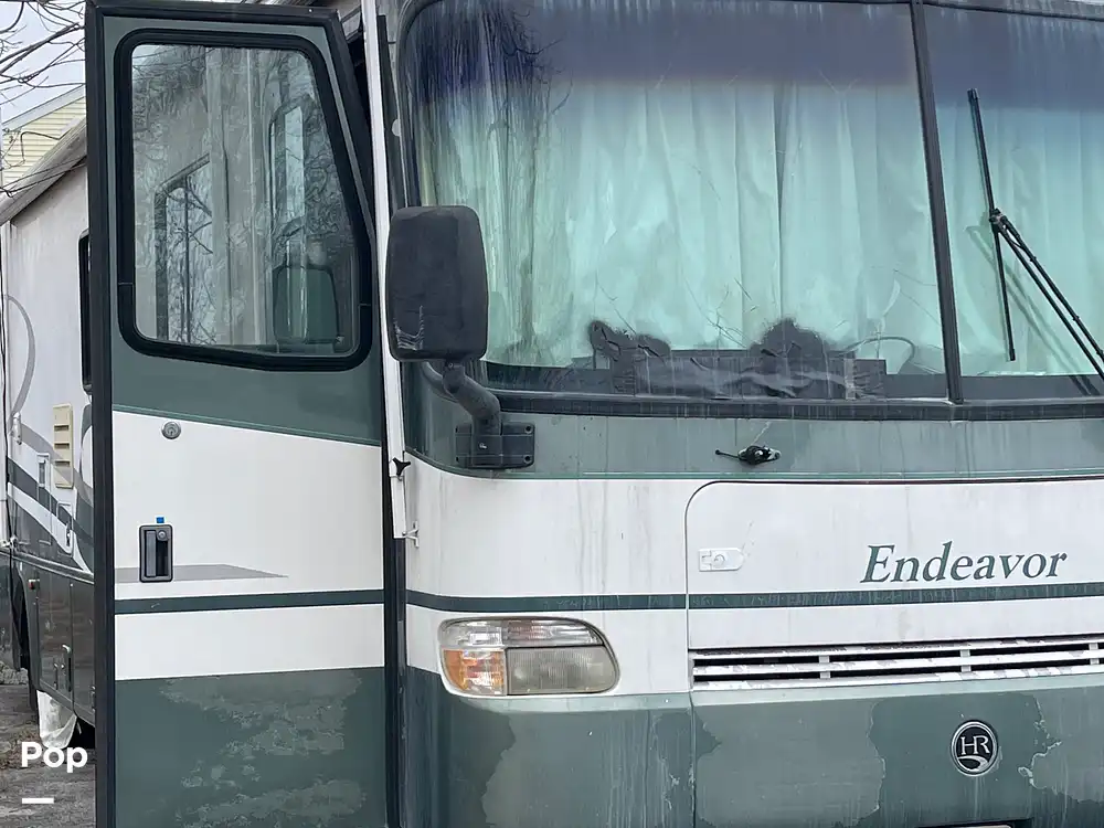 Endeavor 37WDS RV for sale in Groton, CT for 23,450 326103 Pop Sells