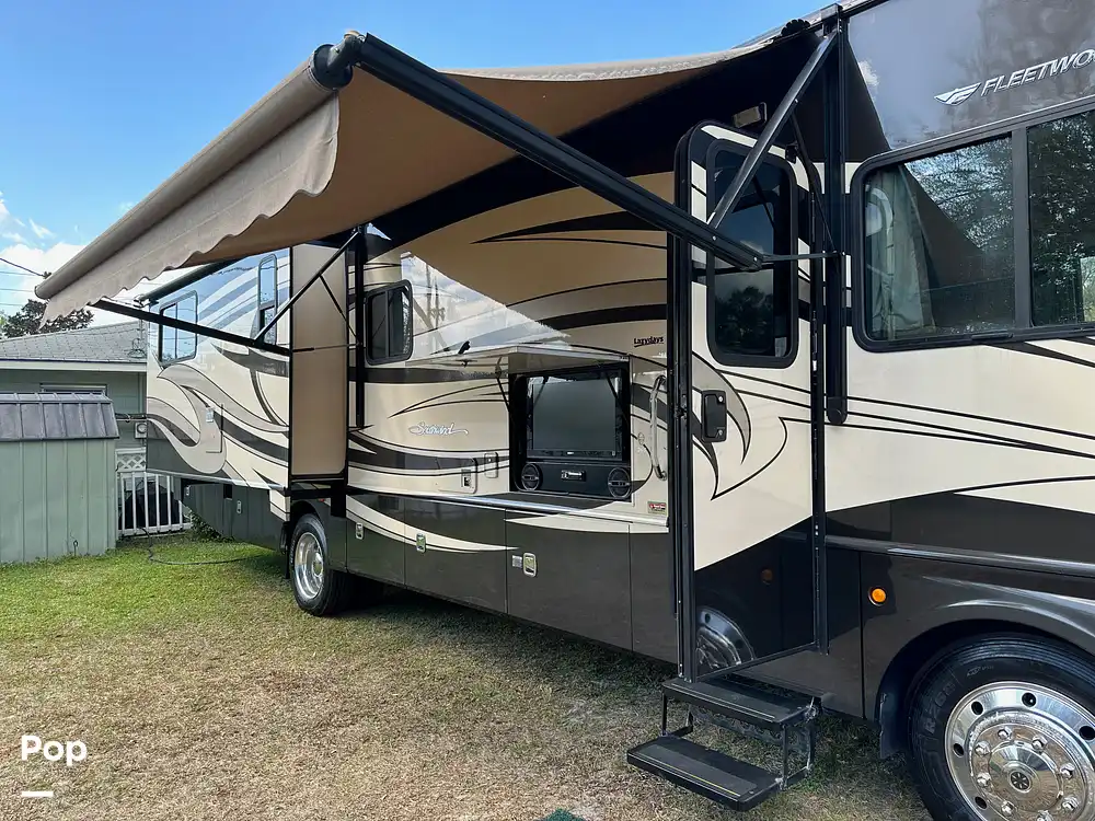 Southwind 36S RV for sale in Deland, FL for 71,000 326267 Pop Sells