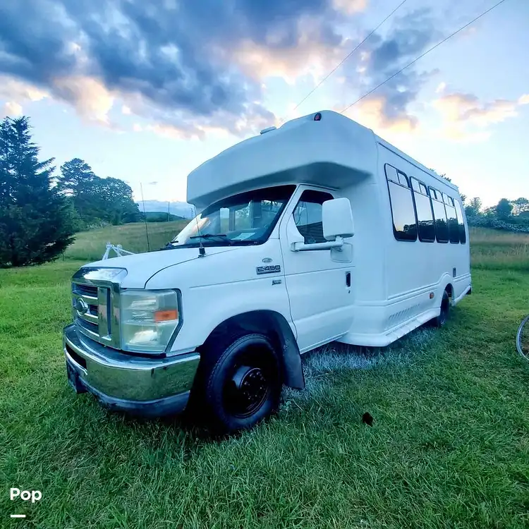 Inactive Ford E450 Conversion RV in Green Cove Springs, FL 327393