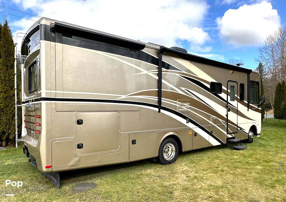 Used 2014 Holiday Rambler SE 32WBD for sale in Sarasota, FL