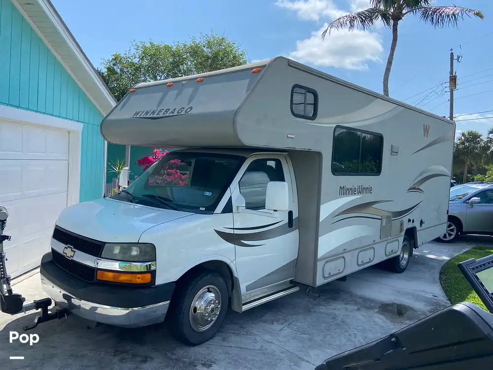Inactive Minnie Winnie 25B RV in Hobe Sound, FL 328716 Pop Sells