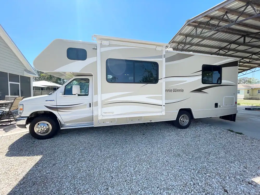 Sold Minnie Winnie 27Q RV in Port Saint Joe, FL 329655 Pop Sells
