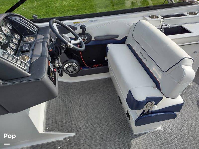 2021 Formula 270 Power boat for Sale in Ossian, IN