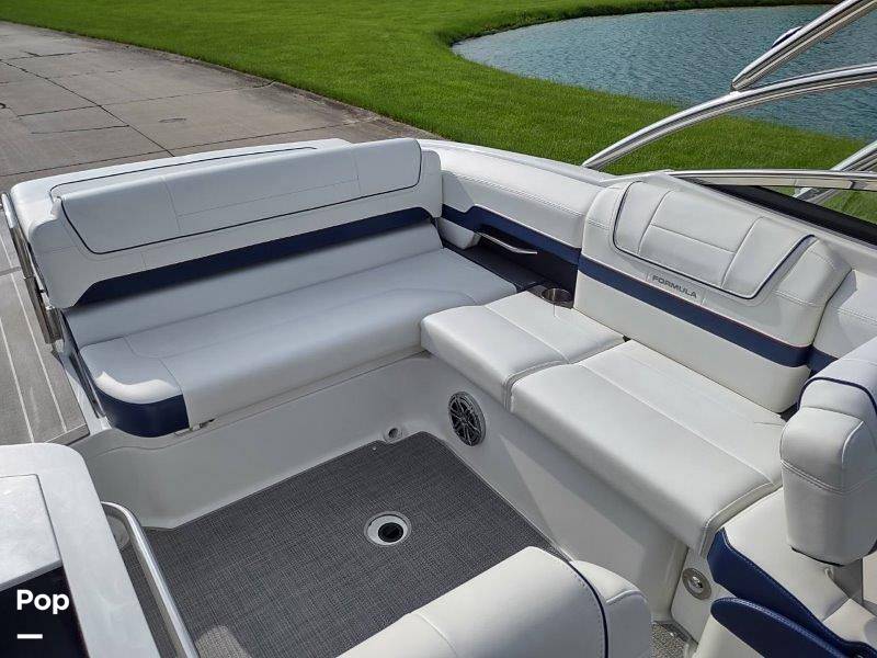 2021 Formula 270 Power boat for Sale in Ossian, IN