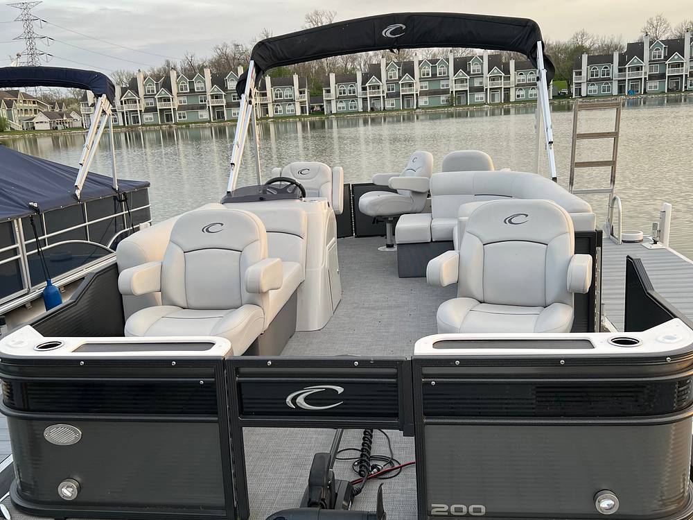 2022 Crest Classic Fish 200 C4 Pontoon Boat for Sale in Eagle Creek, IN