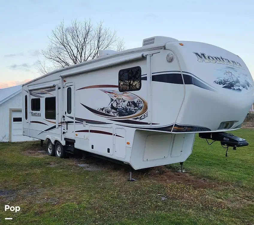 Montana 3400RL RV for sale in Holley, NY for 24,400 333037 Pop Sells