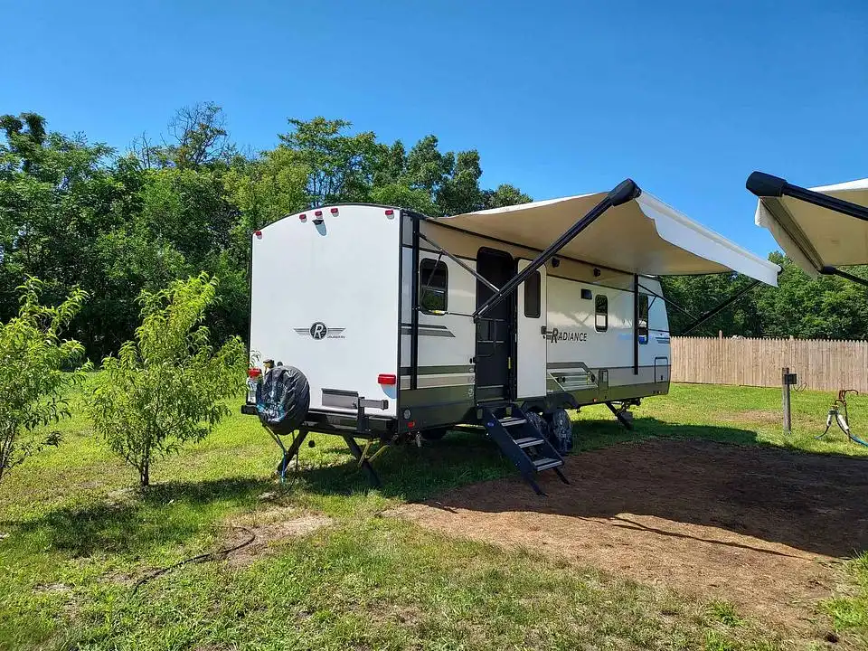 Sold Radiance Ultra Light Travel Trailer RV in Dowagiac, MI 334313