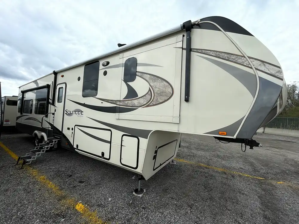 Sold Solitude 384GK RV in Sterling Heights, MI 335589 Pop Sells