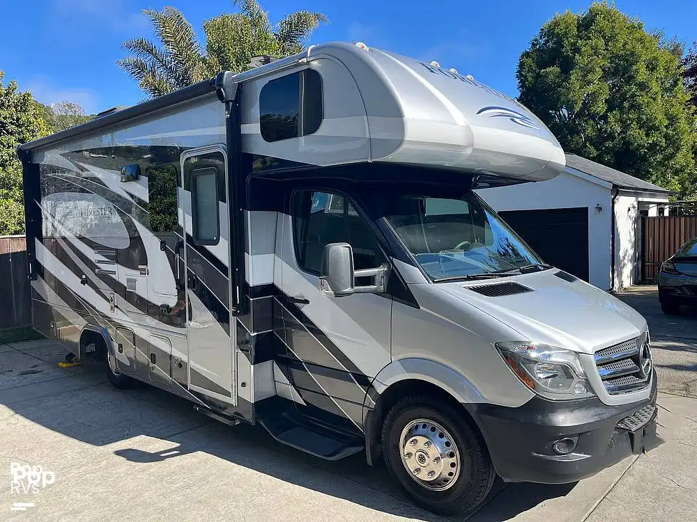 Inactive Forester 2401W RV in Soquel, CA 336597 Pop Sells