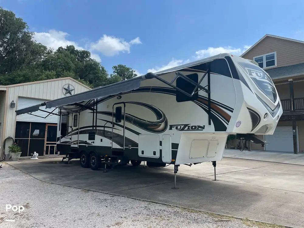 Sold Fuzion Fifth Wheel RV in Lake Jackson, TX 338483 Pop Sells