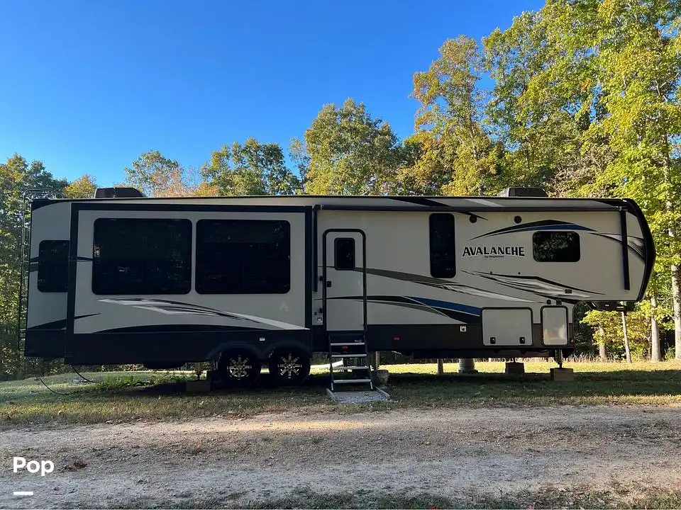 Avalanche 366MB RV for sale in Hohenwald, TN for 60,500 341233 Pop