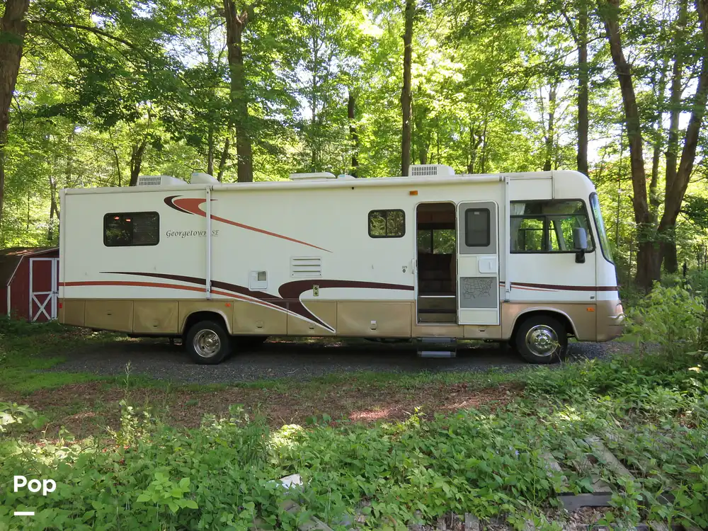 Sold SE 325S RV in East Hampton, CT 342365 Pop Sells