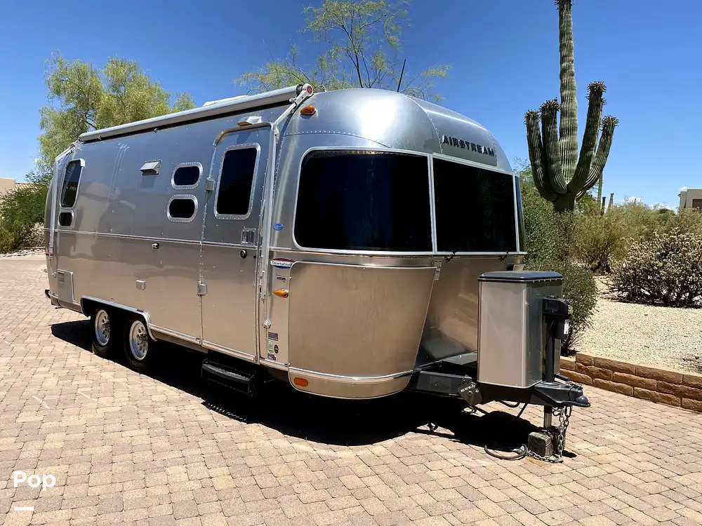 Sold International 23D RV in Scottsdale, AZ 342559 Pop Sells