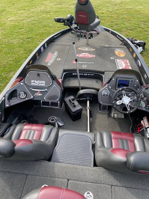 2011 Ranger Boats Z520 Comanche Power boat for Sale in Lenzburg, IL