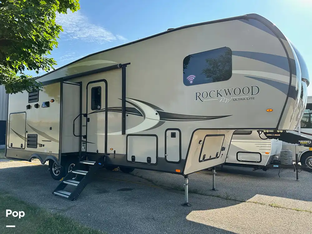 Rockwood Ultra Lite 2888WS RV for sale in Slinger, WI for 37,995