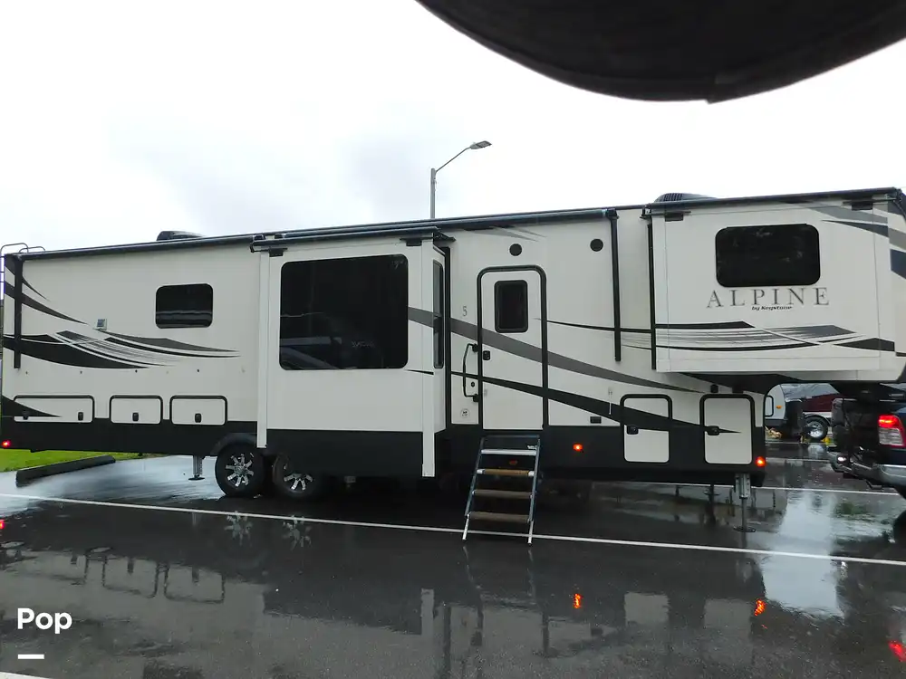 Inactive Alpine 3701FL RV in Deland, FL 346152 Pop Sells