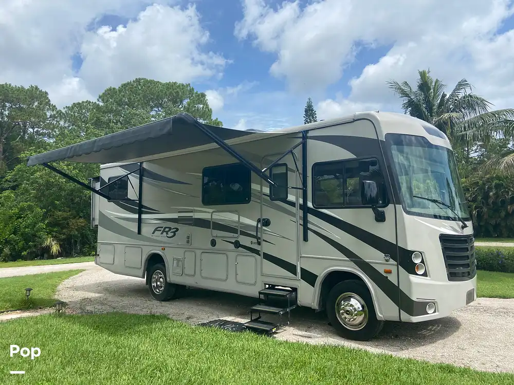 Sold FR3 28DS RV in Jupiter, FL 347052 Pop Sells