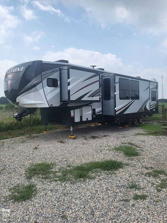 Cyclone Fifth Wheel RV for sale in Weatherford, TX for 77,800 350215