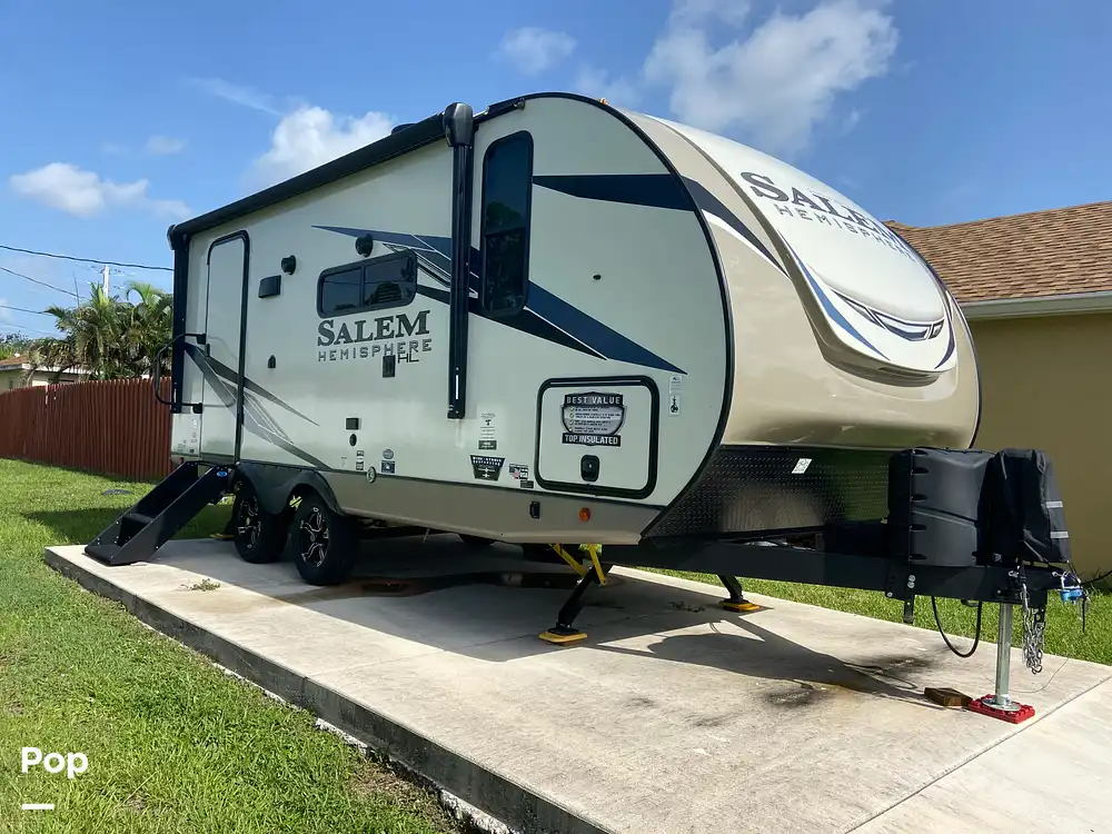 Salem Hemisphere Lite 19RBHL RV for sale in Port Saint Lucie, FL for