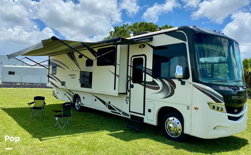 Precept 34G RV for sale in New Port Richey, FL for 110,000 351312