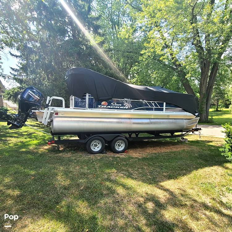 Used Bass Tracker Pro Party Barge 18 DLX Boats For Sale in Wisconsin by