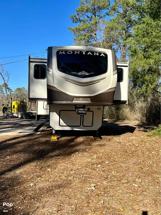 Montana 3760FL RV for sale in Lufkin, TX for 80,000 358300