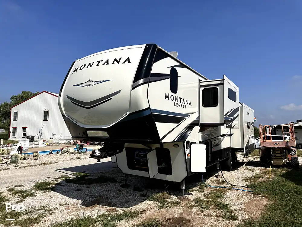 Montana 3931FB RV for sale in Port Aransas, TX for 115,500 358834