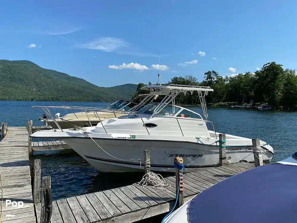 Inactive Seaswirl Striper 2301 WA Boat in Silver Bay, NY 361594