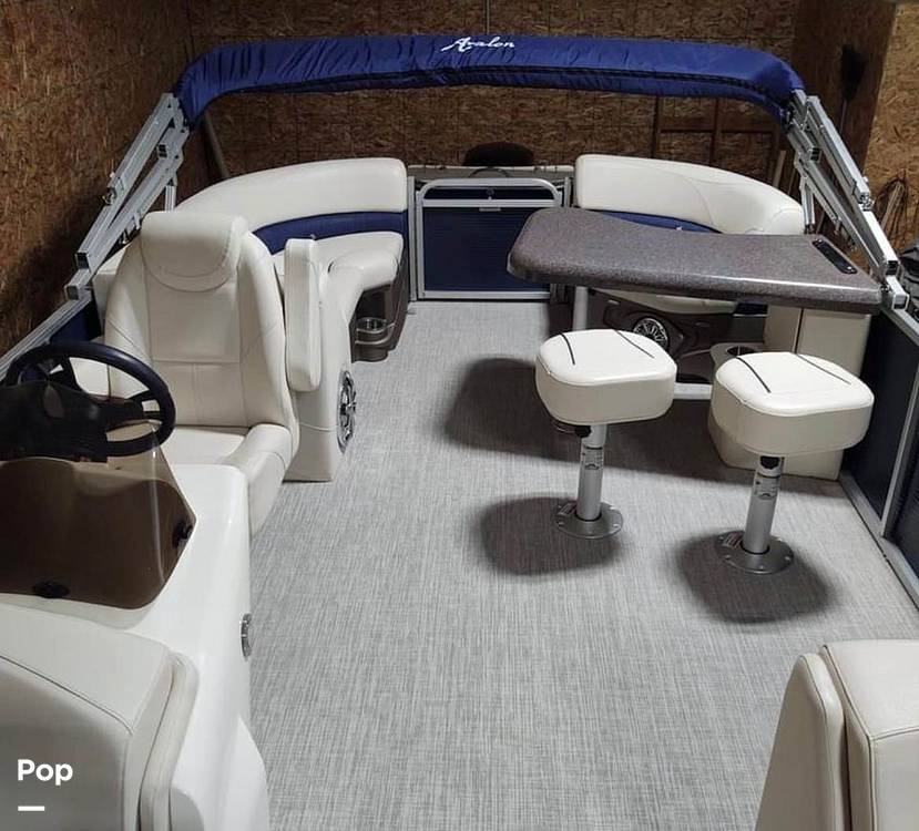 2019 24 foot Avalon Entertainer Power boat for Sale in Flint, MI