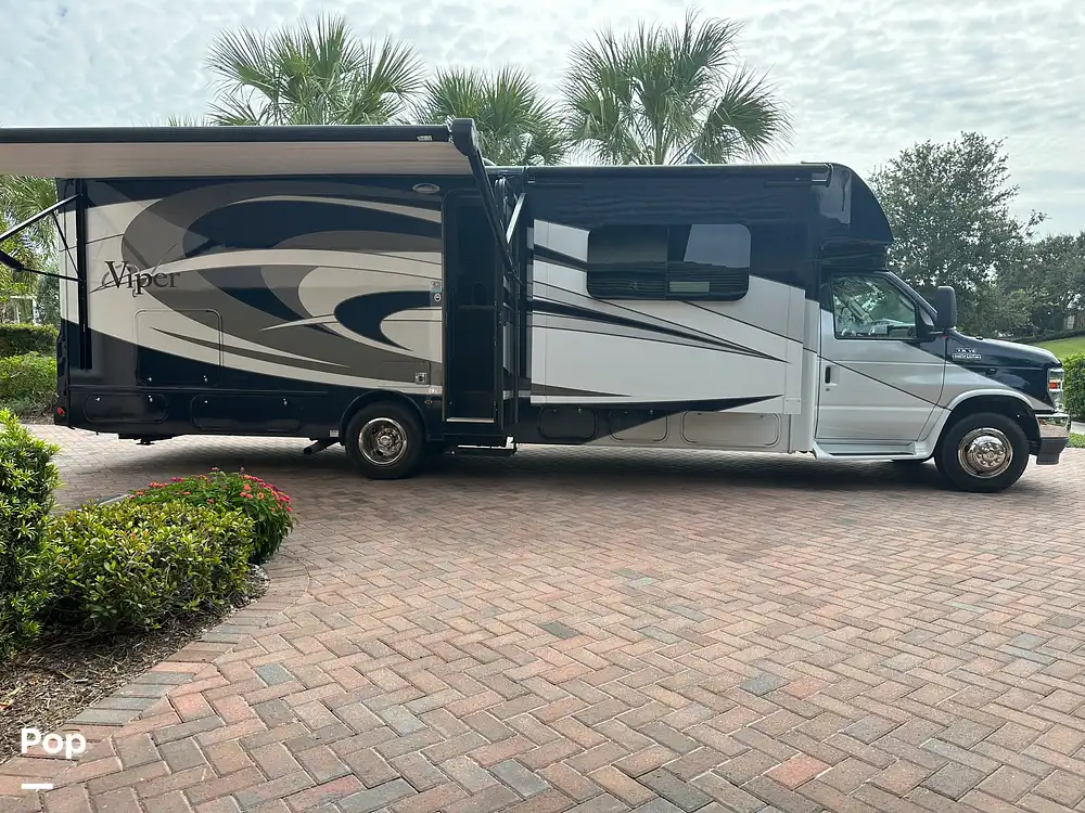 Viper 29V RV for sale in Parrish, FL for 86,000 372800 Pop Sells