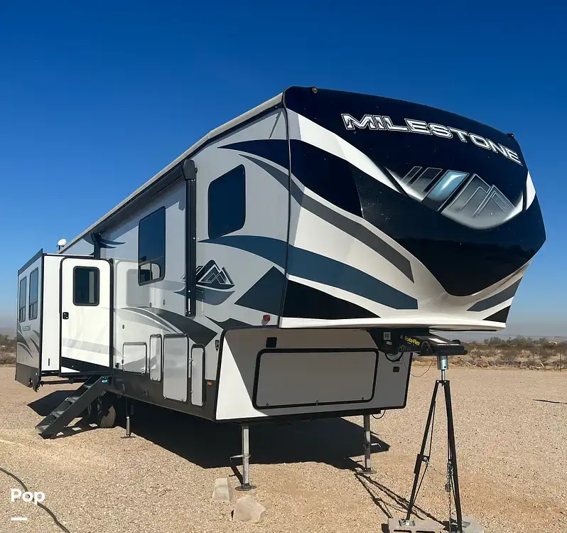 Inactive Milestone 377MB RV in Goodyear, AZ 383414 Pop Sells