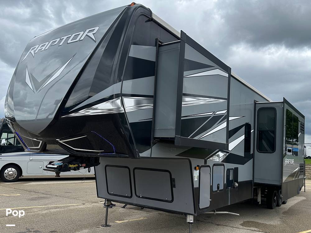 Used 2020 Keystone Raptor 423 for sale in Sarasota, FL