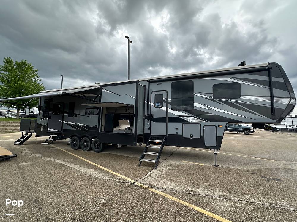 Used 2020 Keystone Raptor 423 for sale in Sarasota, FL