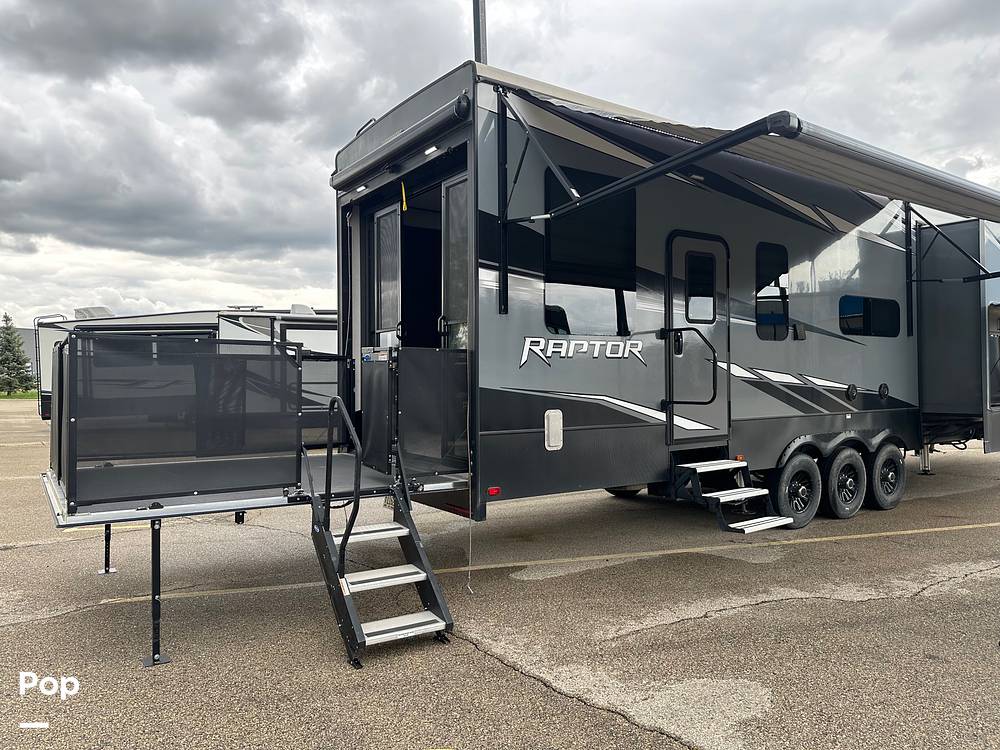 Used 2020 Keystone Raptor 423 for sale in Sarasota, FL