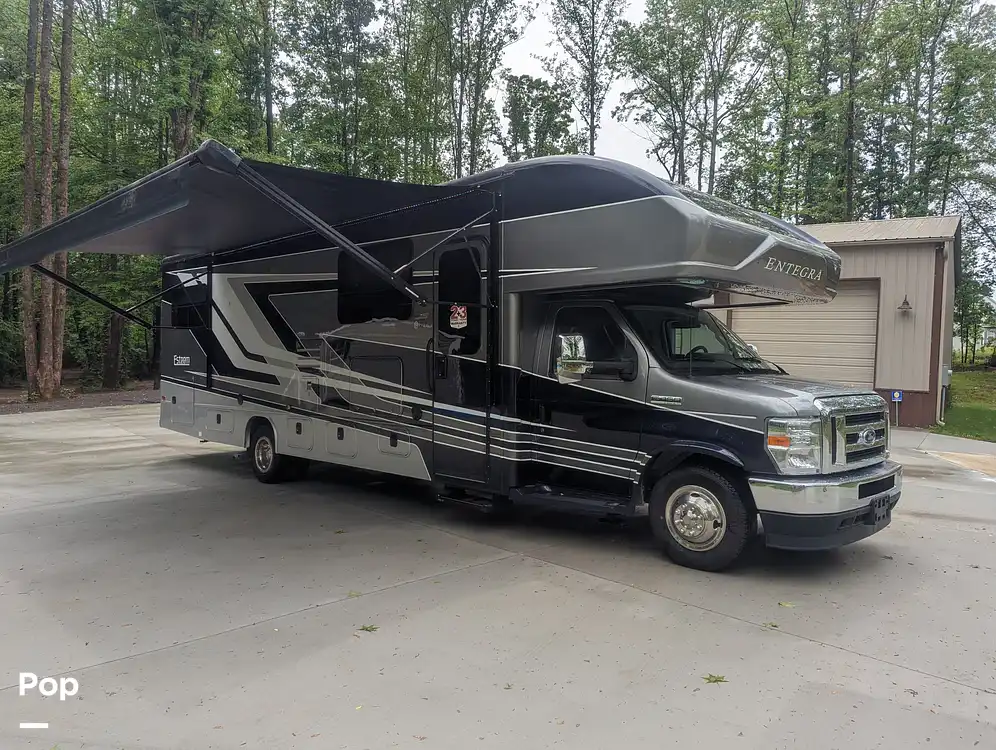 Esteem 31F RV for sale in Duncan, SC for 125,000 404167 Pop Sells