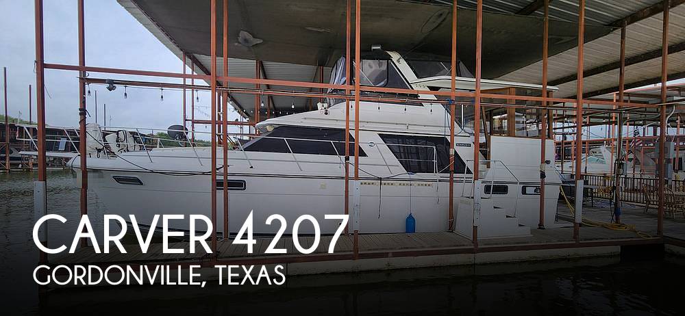 1986 Carver 4207 Aft Cabin